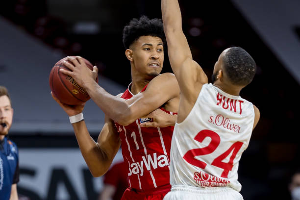 何通过简单 何通过简单