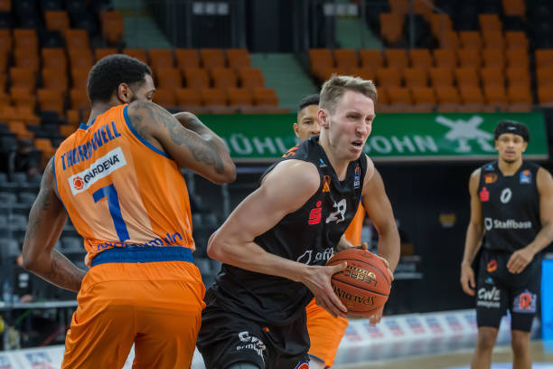 六年的比赛 六年的比赛