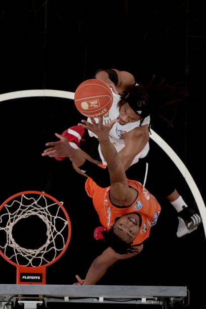 面对强劲的 面对强劲的